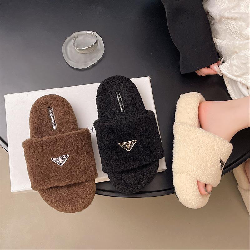 Thick-soled Fluffy Slippers Women's Outer Wear 2025 New Autumn and Winter Fluffy White Fluffy Shoes Internet Celebrity Super Fire Cotton Drag