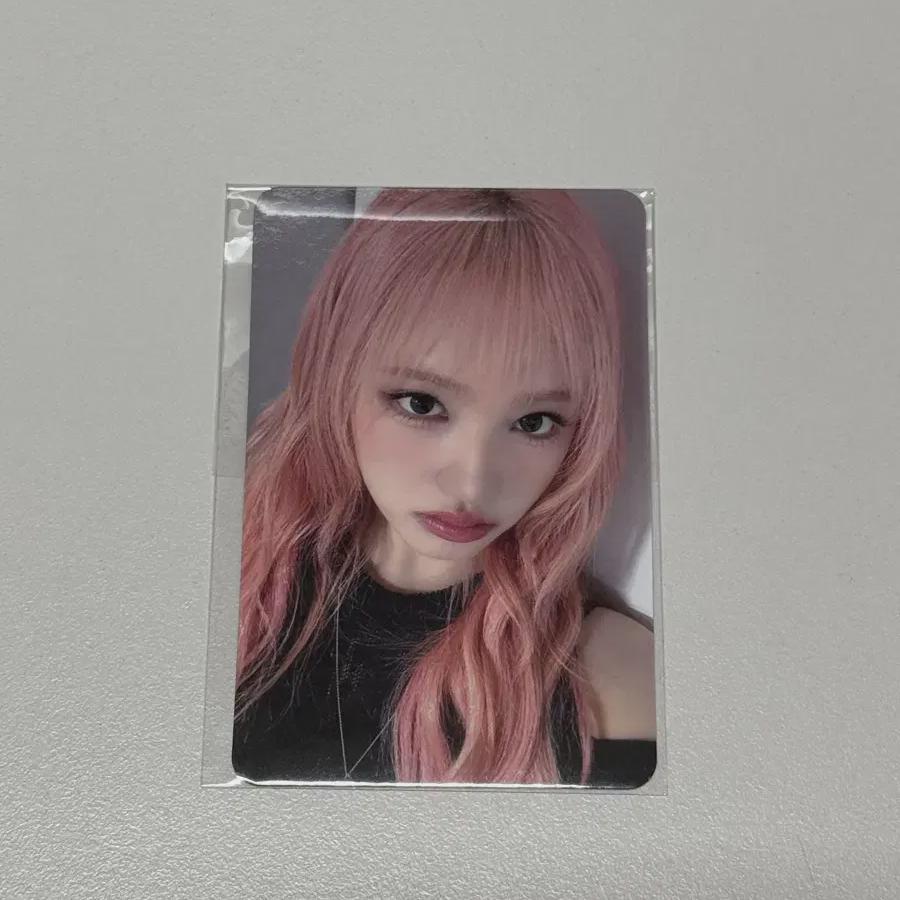 

IVE Minive Popup Store 70,000 Предварительный заказ Benefit Liz Photocard запечатан