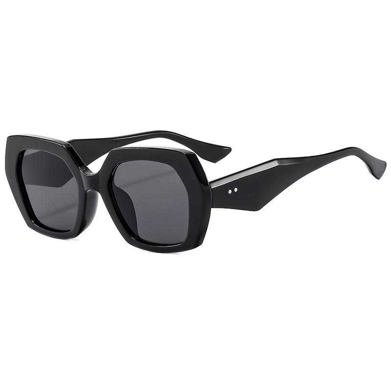 

Retro Black Frame Sunglasses With Uv400 Protection For Outdoor Activities And Fashion BlackFrameGray