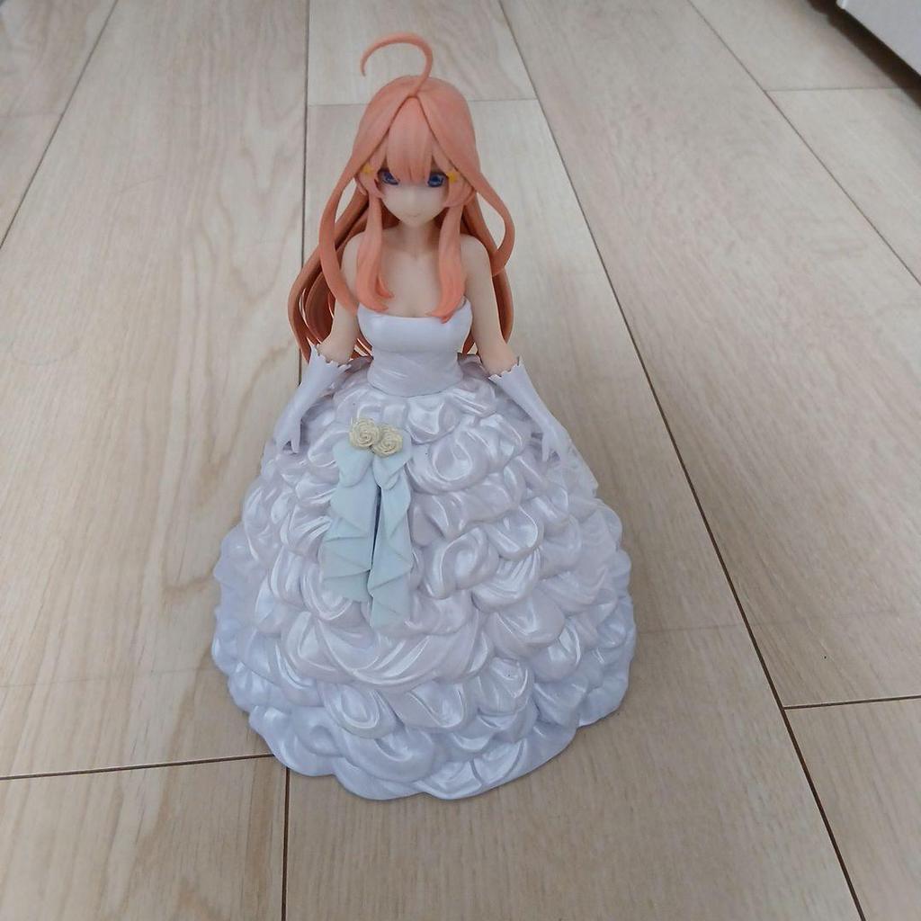 [USED] The Quintessential Quintuplets figure wedding dress