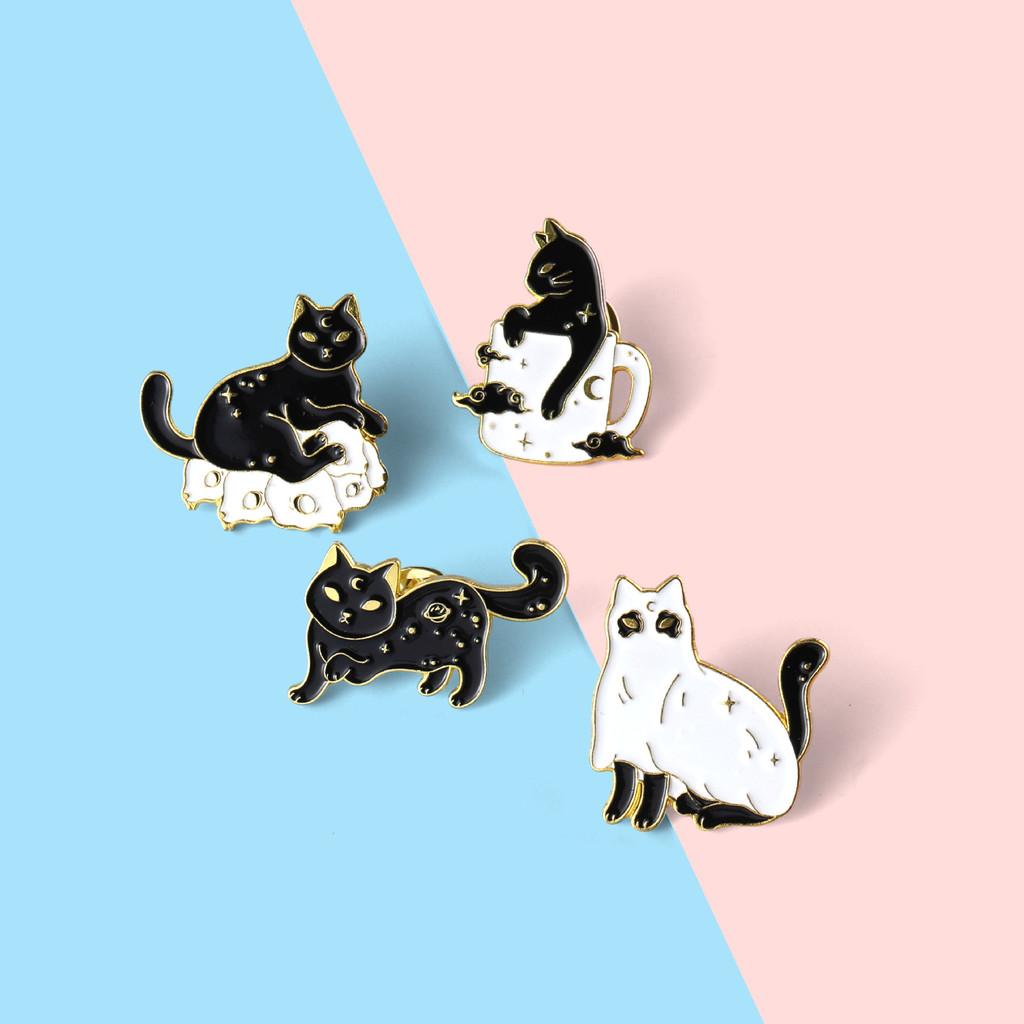 Stylish Black Ghost Cat Brooch With Gold Inlay Perfect For Halloween Costume Accessories