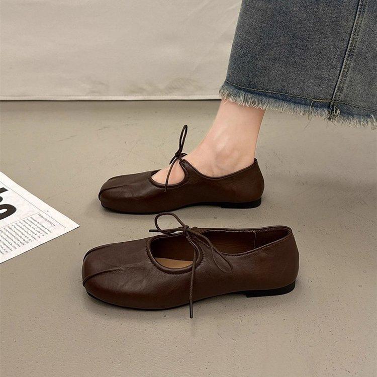 

Lace-up Mary Jane shoes women s autumn new round head one-word belt flat ballet shoes shallow mouth single shoes tide 40 коричневый