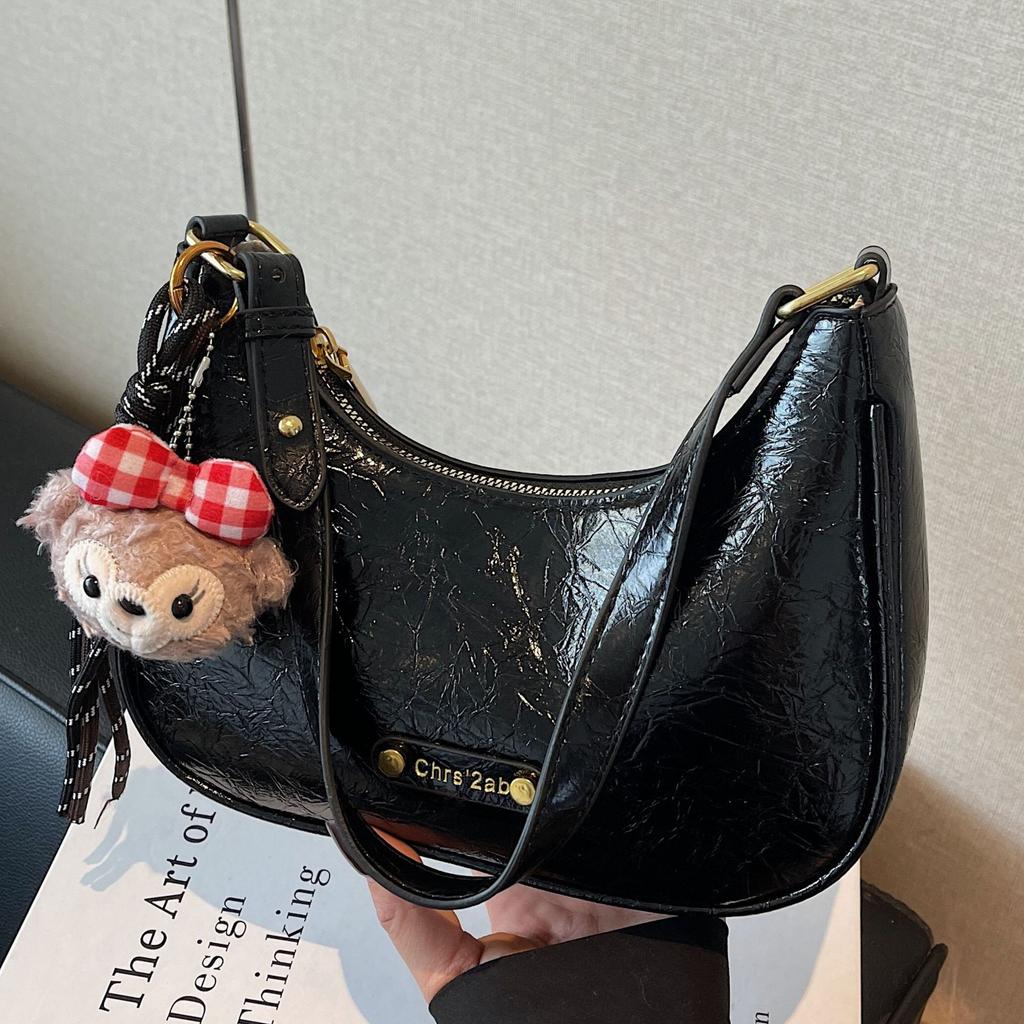 Underarm bag women's autumn and winter 2025 new fashion niche design shoulder messenger bag high-end women's dumpling bag