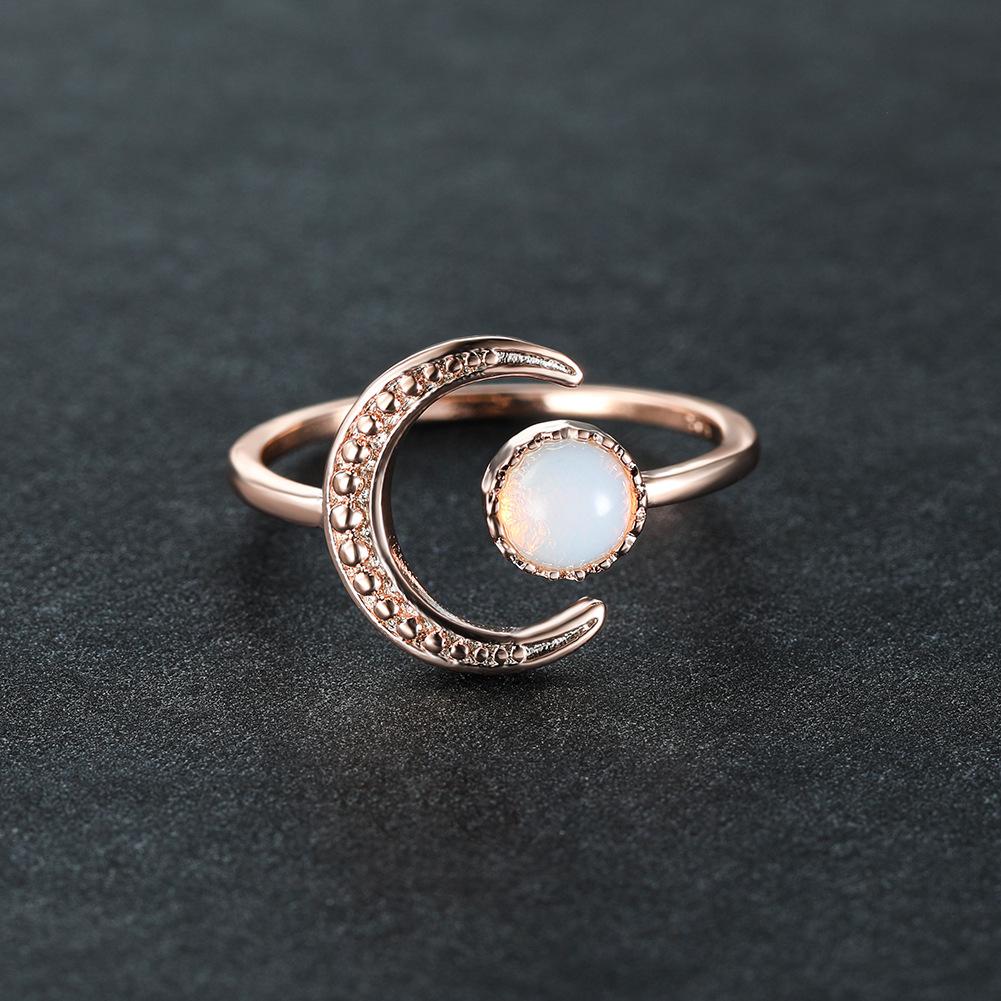 French Elegant Retro Gold Moon Moonstone Ring for Women Fashionable and Adjustable Opening Ring