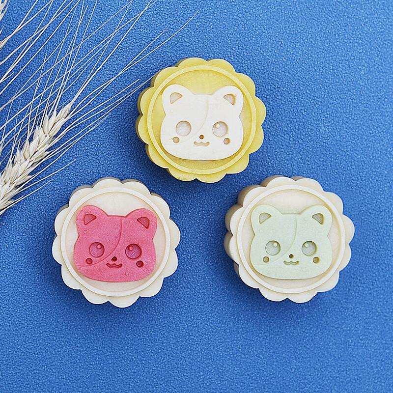 

Bear Shape Hand-Press Pastry Mold