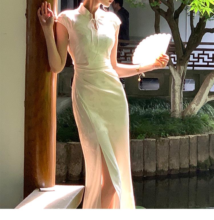 Women's Retro Chinese Style Cheongsam Dress with Stand Collar and Slit - Slimming Evening Long Dress