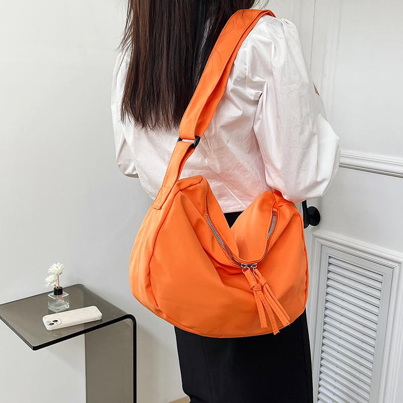 Trendy Large Capacity Casual Shoulder Tote Bag With Stylish Street Fashion Design