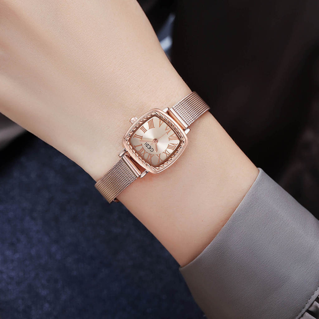 Vintage Female Quartz Watch With Waterresistant Alloy Strap For Elegant Office Wear