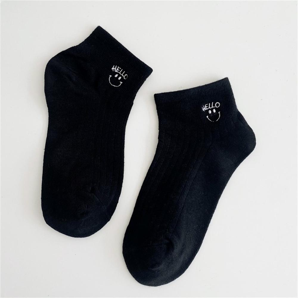 Neue Stickerei Glitzer Niedlich Liebesherz Mond Stern Lächeln Gesicht Weiße Schwarze Socken Weiche Baumwolle Kurze Knöchelsocken Dropshipping