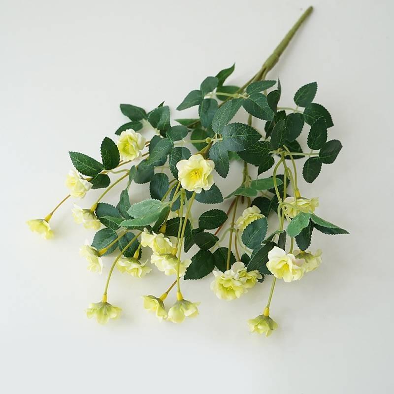 Elegant Faux Rose Bush For Home Decoration Lifelike Mini Roses For Photography Props