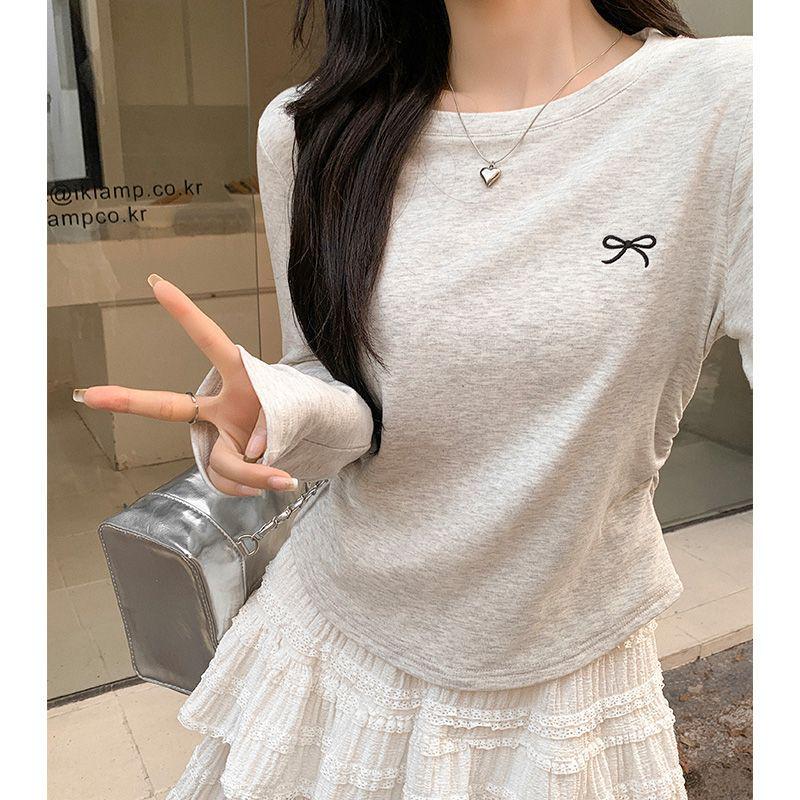 Φθινοπωρινή Γυναικεία Μπλούζα με Στρογγυλή Λαιμόκοψη, Κέντημα Φιόγκο, Μακρύ Μανίκι και Πλισέ Λεπτομέρειες