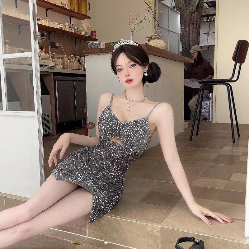Sequin suspender dress women's autumn and winter with coat inner temperament tight bottom hip bag small black skirt dress