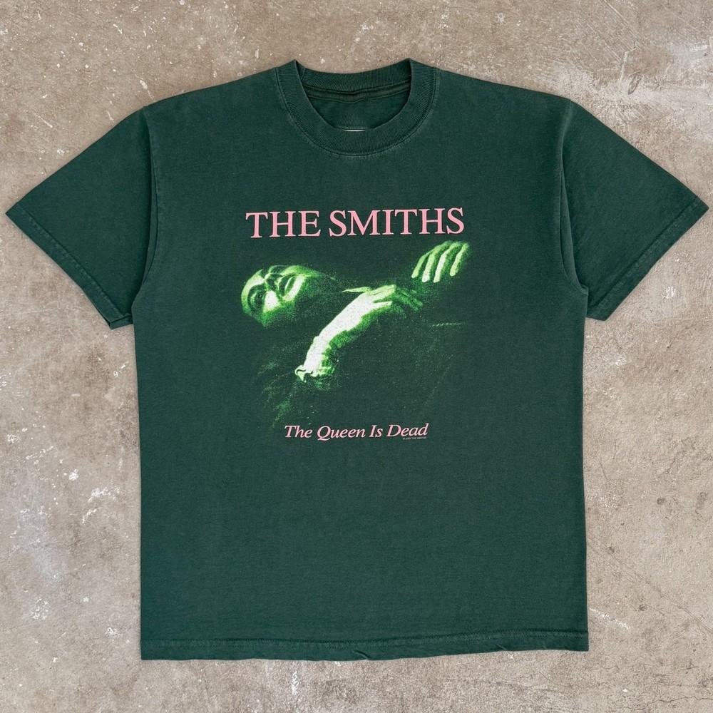 

Retro 2004 The Smiths #034;The Queen is Dead#034; Unisex Tee Gift For Fan S5XL Unisex T-Shirt S