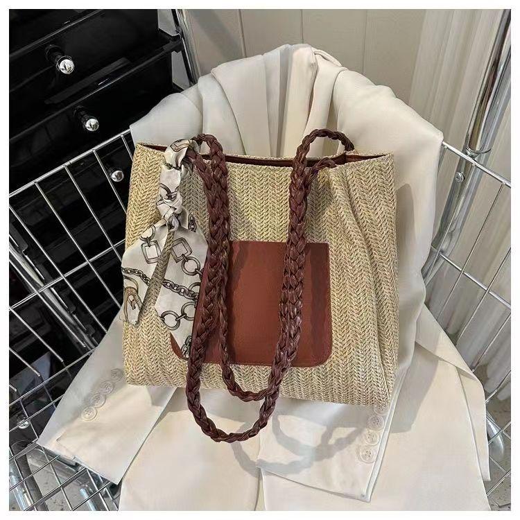 

Соломенная плетеная литературная сумка через плечо конфетного цвета на весну/лето 2025 года для работы и поездок