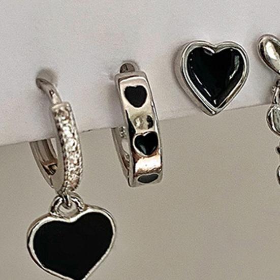 1 Set Damen Ohrringe Süß Cool Gothic Mehrere Stile Elegant Geschenk Legierung Liebesherzförmig Creolen Hänge Stecker Ohrringe Set für Verabredungen