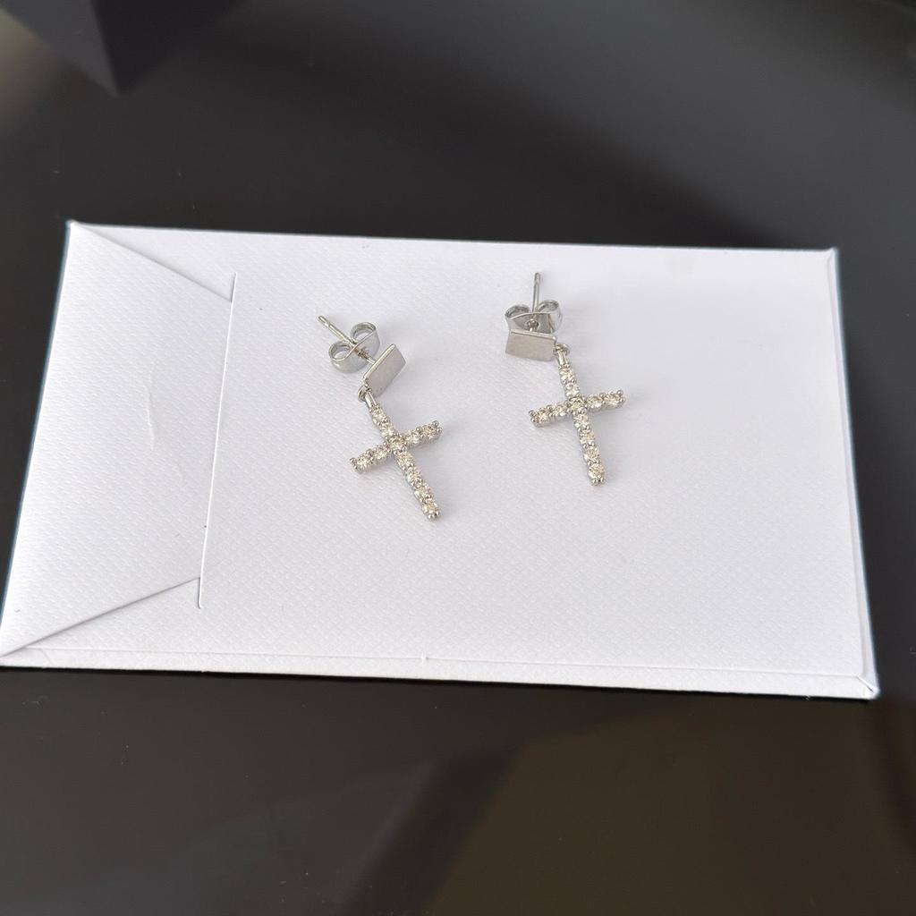 2026 Original Zirkon Kreuz Ohrstecker: Hochwertiges, vielseitiges Mini-Design