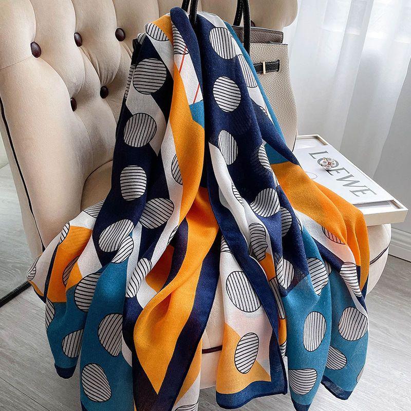 Luxury Brand Autumn and Winter Women New Style Fashion Color Matching Print Silk Scarf Lady Popular Headcloth Beach Shawl