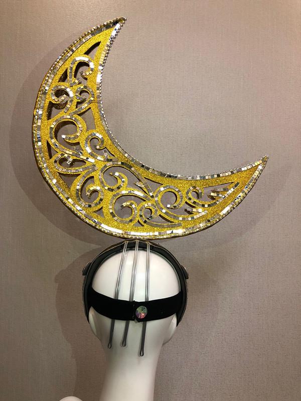 Samba Feather Headdress: Carnival, Masquerade, or Halloween Costume Hat with Wings