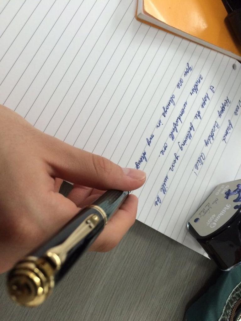 Pelikan Plnicí pero Pelikan F Fine Point Green Stripe Souveraine M400 Originální importovaný produkt