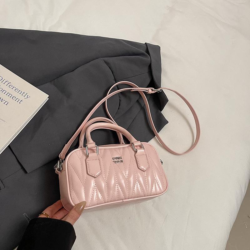 Niche popular portable pillow bag women's spring and summer new messenger bag fashion versatile shoulder bag women