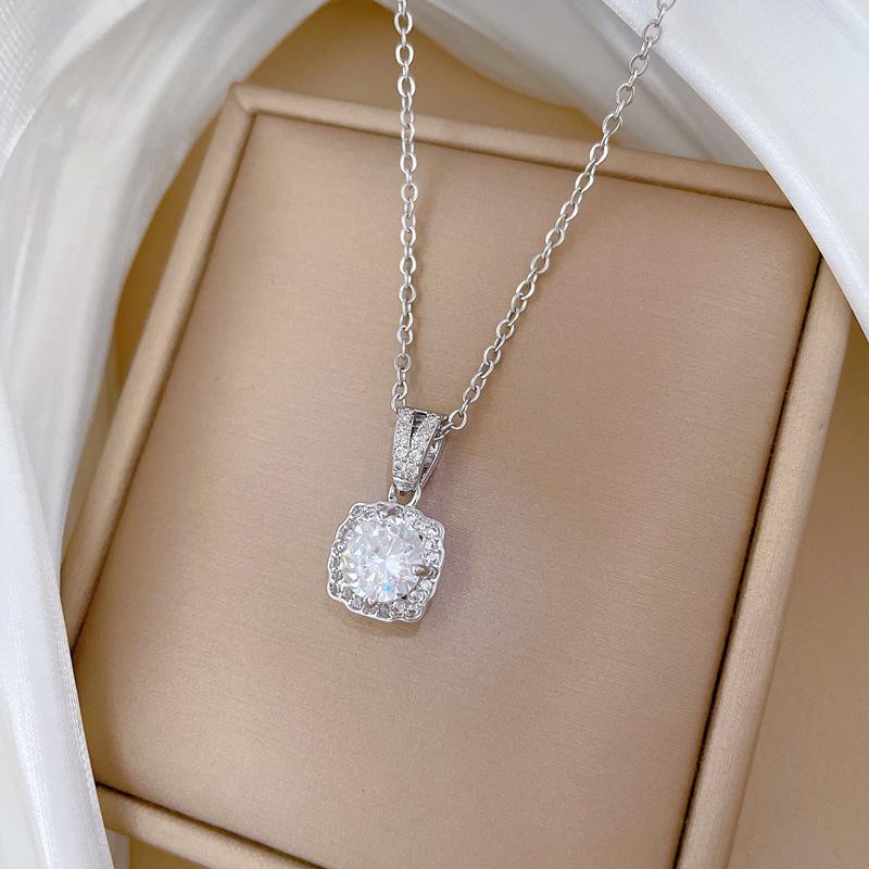 Light Luxury Micro-Inlaid Real Gold Simple Zircon Necklace Women'S New Clavicle Chain Light Luxury Niche Design Sense