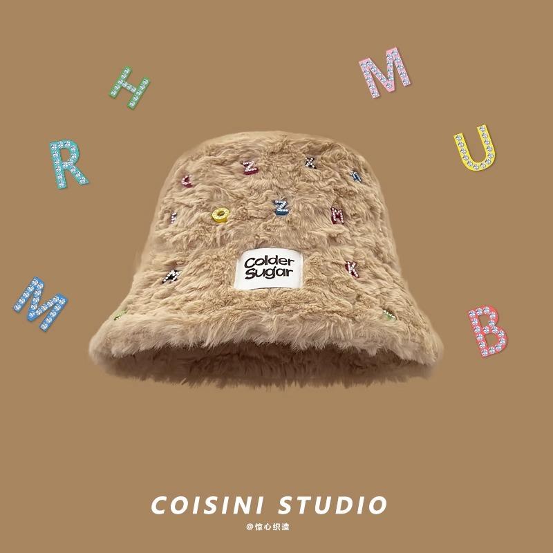 

Зимняя новая плюшевая панама женская большой окружности головы показывает маленькое лицо утолщенная теплая цветная ромбовидная шляпа с алфавитом с изысканным чувством M（56-58cm）