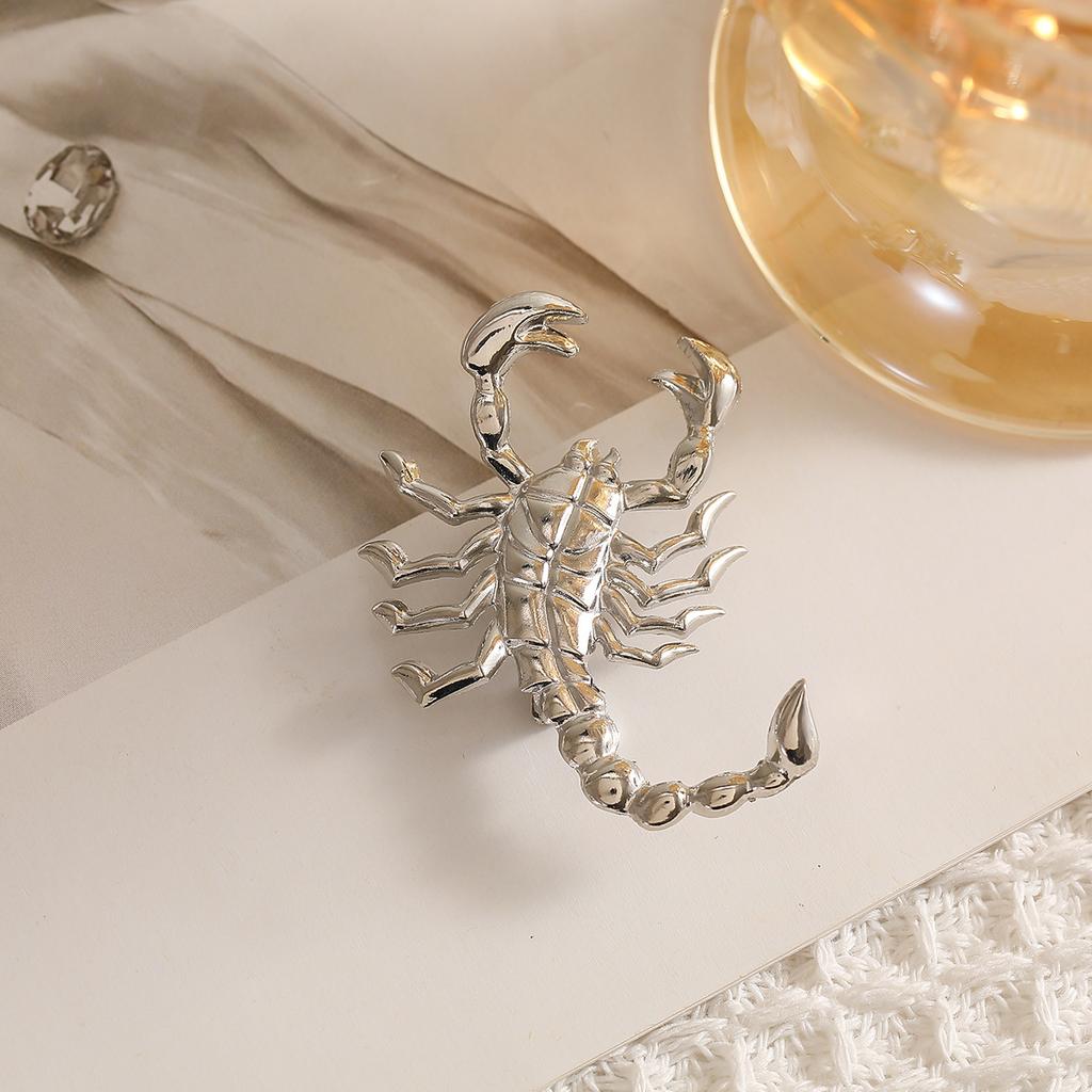 European and American Cold Wind Exaggerated Scorpion Brooch Animal Fashion Clothing Pin