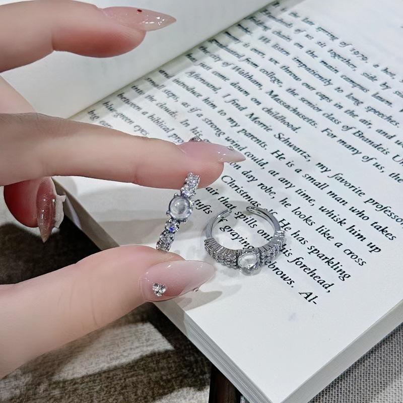 Cool Feeling Imitation Chalcedony Moonstone Zir*****Pen Ring Female Niche Design Light Luxury High-End Feeling Stacked Wearing Index Finger Ring