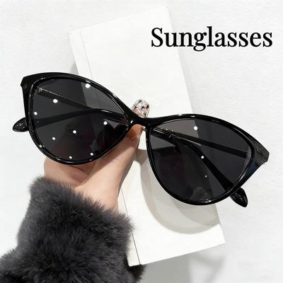 Fashion Cat Eye Sunglasses for Women Retro Vintage Trendy Black Frame UV400 Protection Shades Goggles for Summer Beach Driving