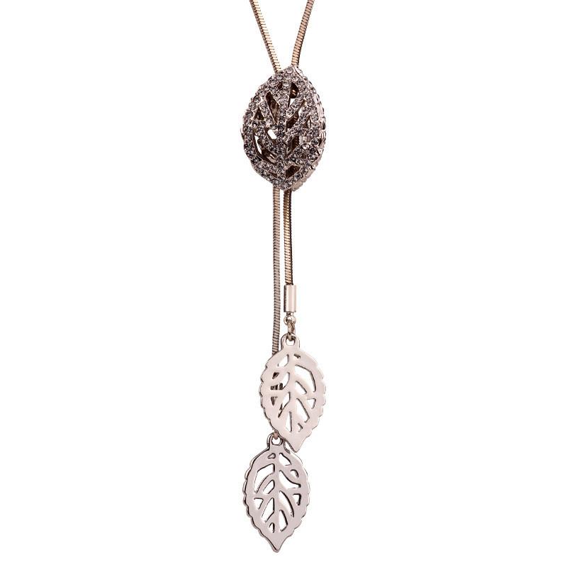 Stylish And Versatile Women's Sweater Chain With Beautiful Leaf Pendant For Autumn Winter