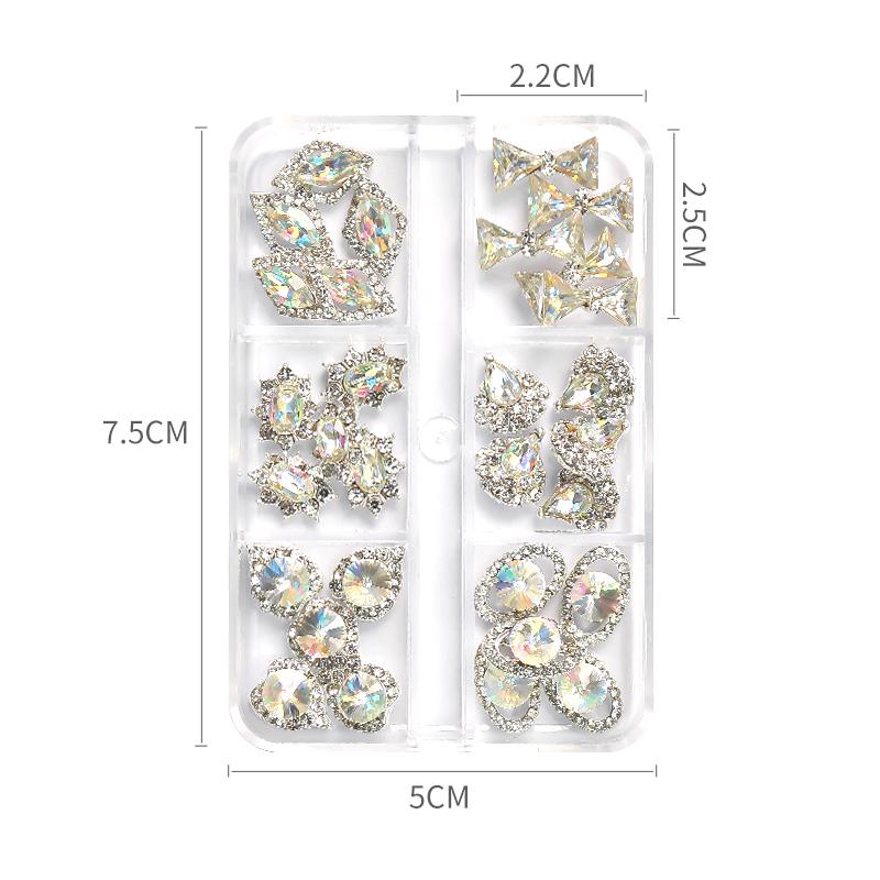 1Box Mix Stile 3D Luxus Schmuck Nail art Strass Edelsteine Gold Metall Legierung Schmetterling Nagel Charms DIY Glänzende Diamant Dekorationen