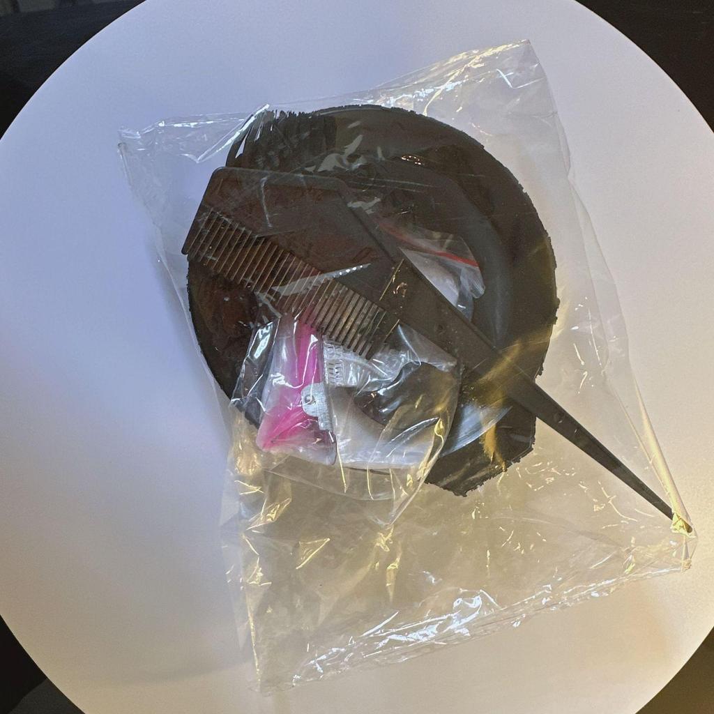 4-Piece Hairdressing Tool Set: Dyeing Bowl & Comb Kit for Home Use