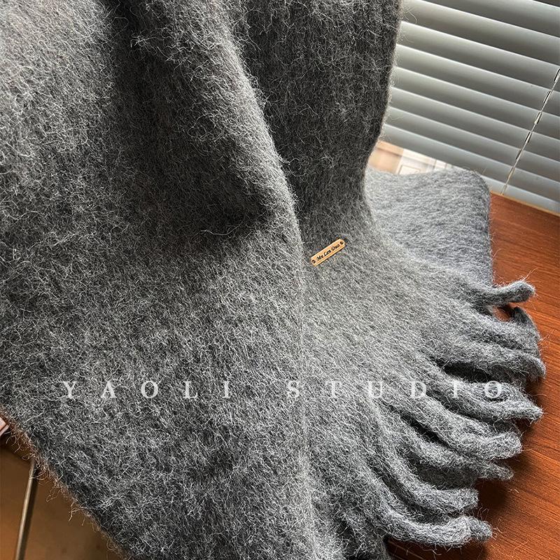 A Mid gray Shawl and Scarf with A Solid Color and High end Feel Featuring Wool  Is A Warm and Cold proof Scarf for Women in Autumn and Winter