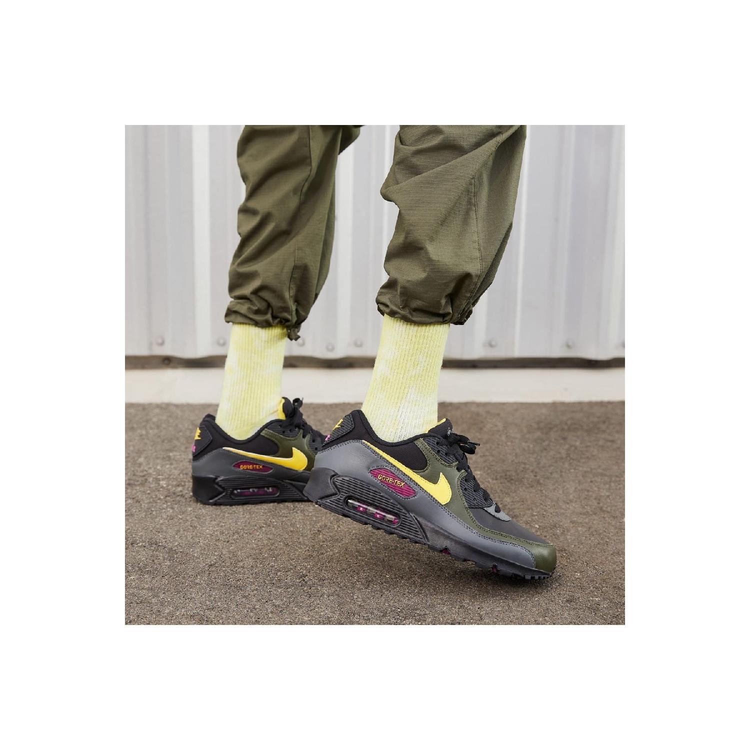 

Air Max 90 Гортекс (DJ9779-001)