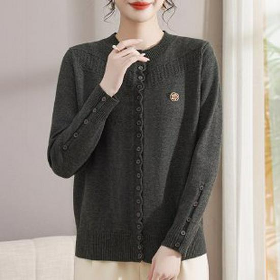 Stylish Knit Sweater for Middle-Aged Women - Long-Sleeve Solid Color for Spring, Autumn, Winter XL