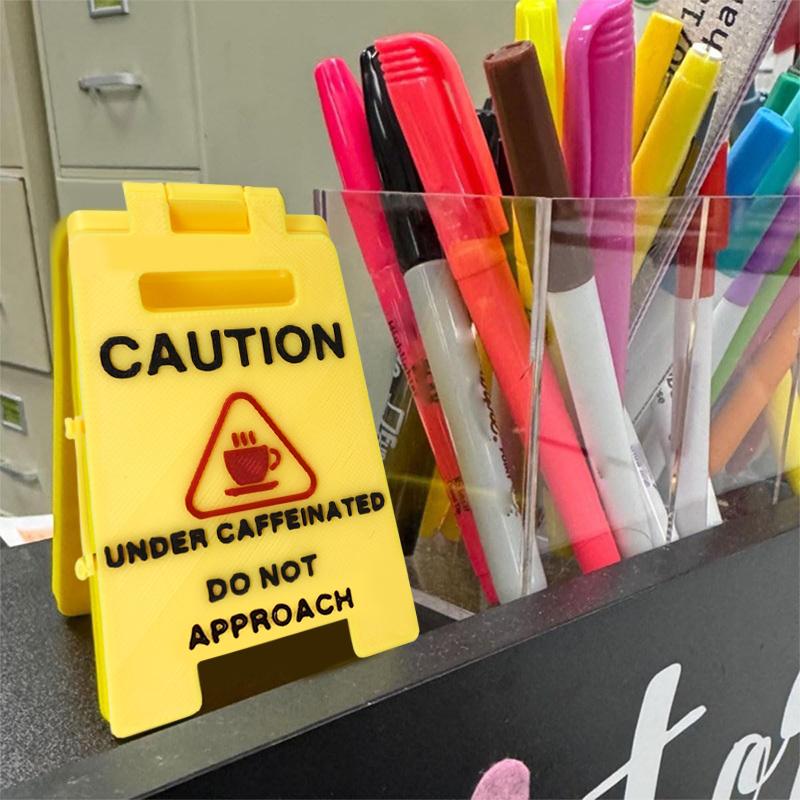 Varning Överstimulerad Skrivbordsskylt 3D-tryckt Kontorsskrivbord Varning Överarbetad Närma Dig Inte Varningsskylt Humor Skrivbordsdekoration