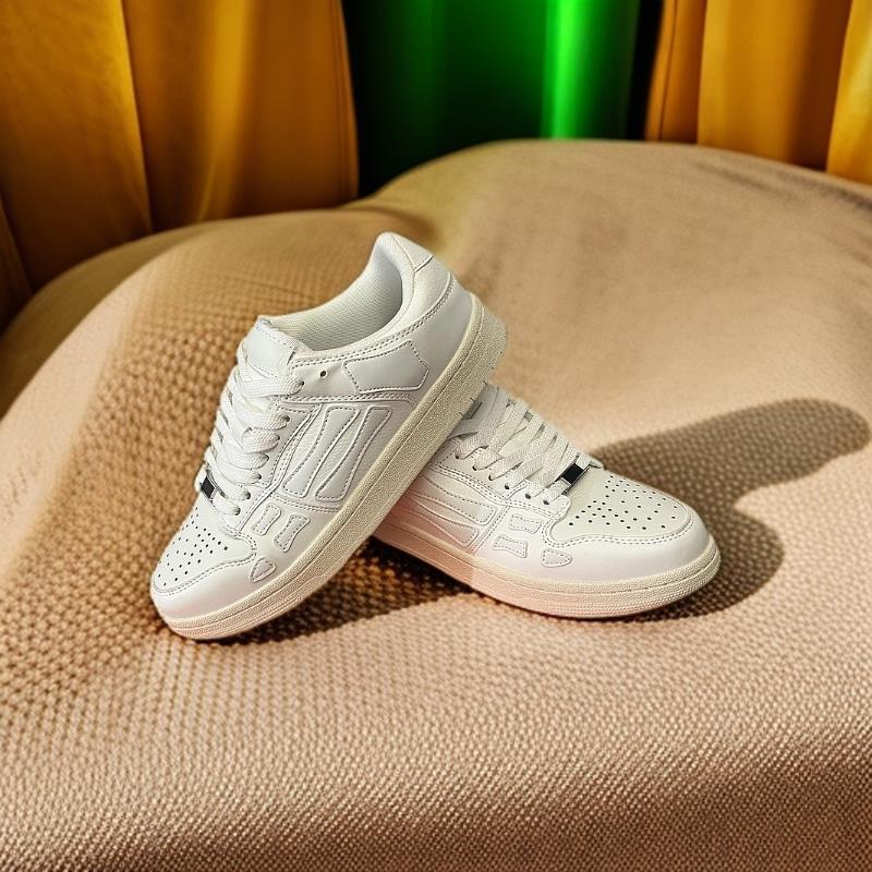 Retro Chic: 2025 Autumn/Winter Leather Low-Top Dirty  Shoes for  Couples