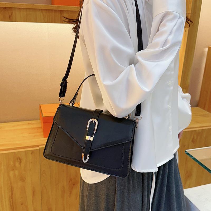 Commuter Niche Bag Messenger Bag Women's 2025 New Trendy and Versatile Simple Shoulder Bag Textured Small Square Bag