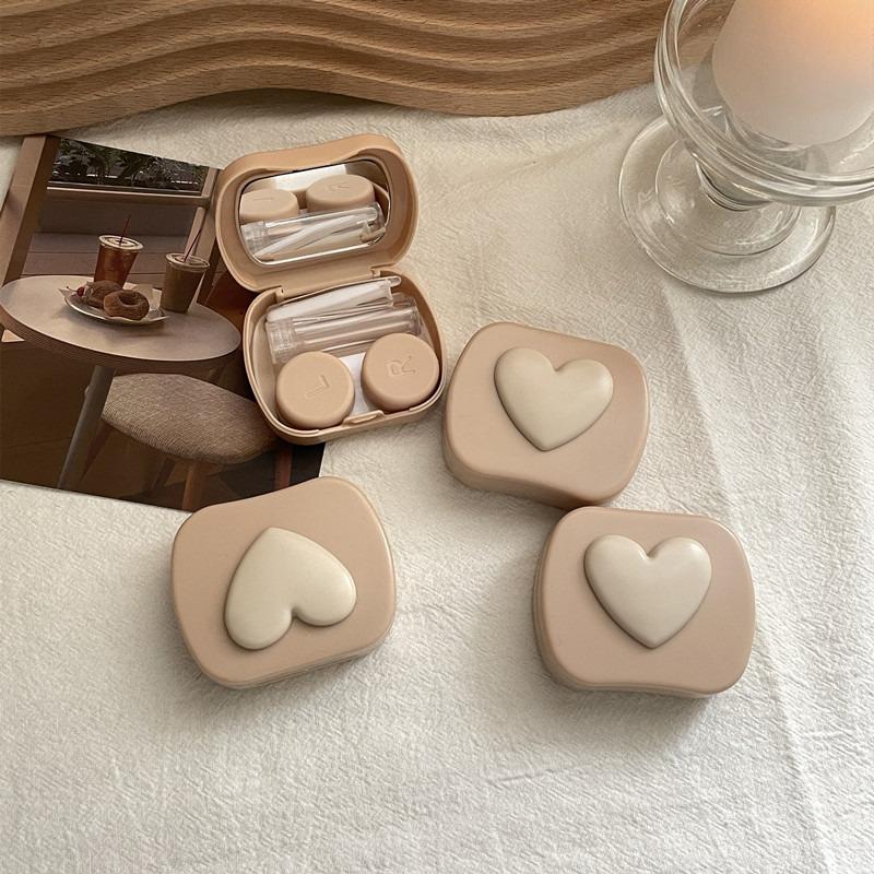 Women's Travel Contact Lens Box Colored Eye Contacts Lenses Box Portable Contact Lens Case Heart-shaped Contact Lenses Case