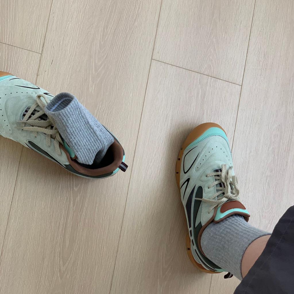 Single Needle Terry Boneless Seam Head Sweat-Absorbing Sports High Rubber Band Solid Color Medium Tube Socks Simple And Warm