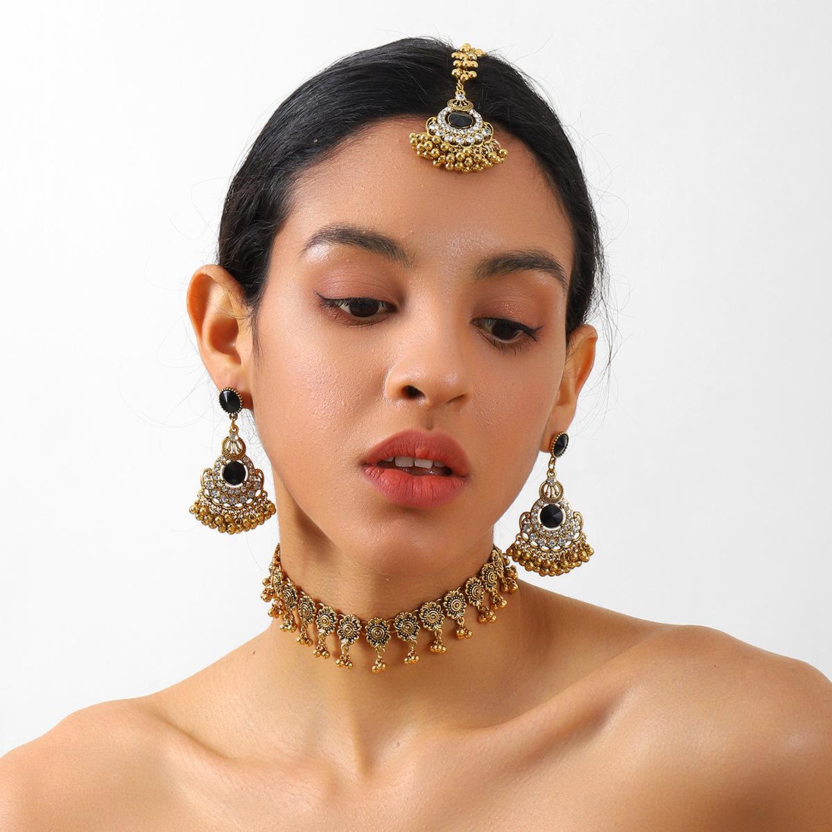 

European Retro Jewelry Set: Metal Necklace, Earrings & Head Chain - Ethnic Style Accessories чёрный