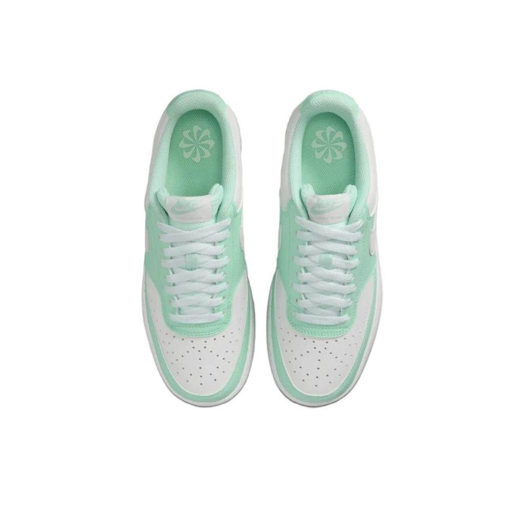Nike Court Vision Low Next Nature Bequeme Vielseitige Low-Top-Sneaker Damen-Sneaker Grün Weiß DH3158-301