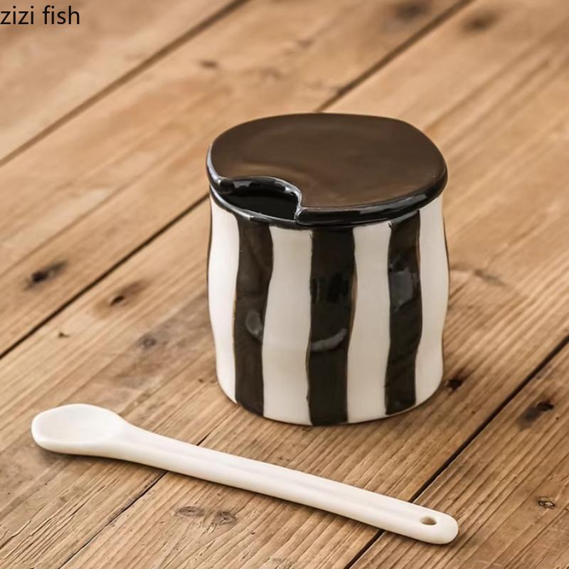 Striped Ceramic Seasoning Jar Kitchenware Spice Jar Salt Shaker Storage Tank Seasoning Box Condiment Bottle Spice Container