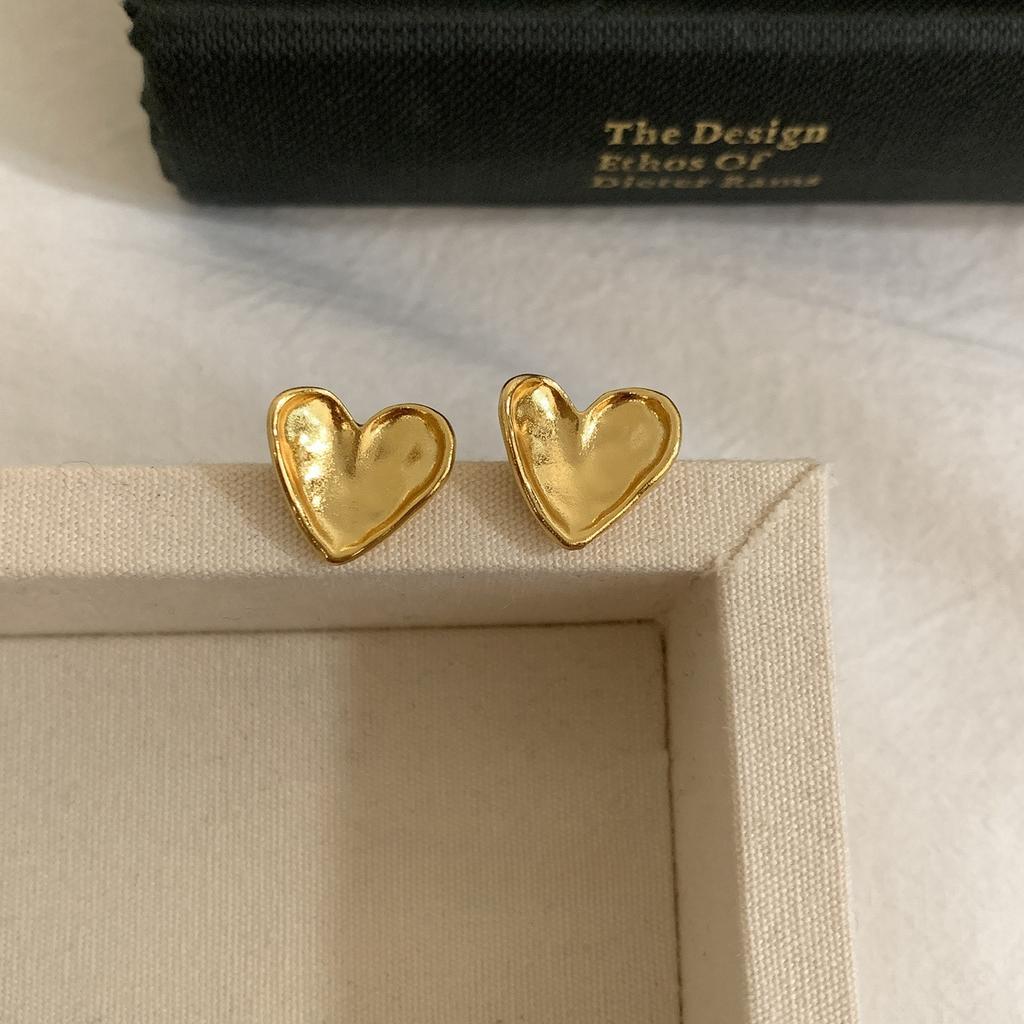 Design Metal Matte Love Stud Earrings Women 2025 Simple Earrings Sweet Earrings