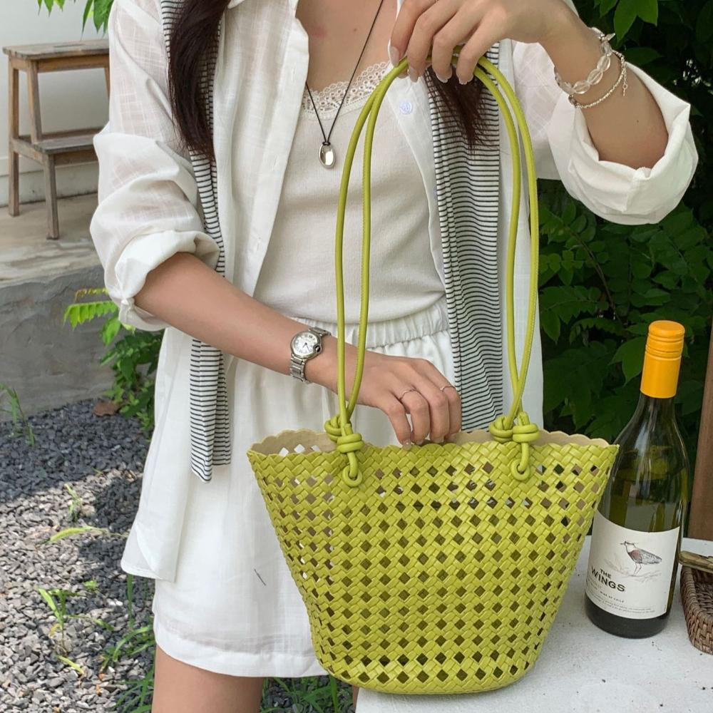 Trendy Versatile Hollow-out Woven Bag Soft Leather Vegetable Basket Bag Handheld Single Shoulder Bucket Bag