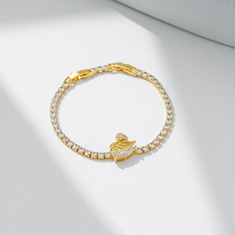

Four-leaf Clover Bracelet for Women Adjustable Clasp Zircon Jewelry Understated Luxury
