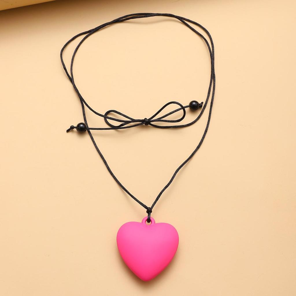 Exaggerated Heart Pearl Necklace with Irregular Hollow Design for Women