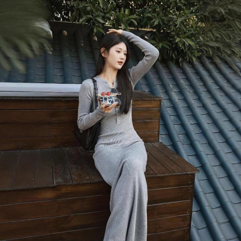 [] Long-sleeved knitted dress women's autumn new waist and thin inner long dress slim-fitting long skirt