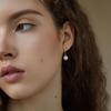 Earrings for gold ear white Miyabi Grace earrings women, cuffs, hoops, popular, painless, non-pierced earrings, swinging, large, pearls, large,