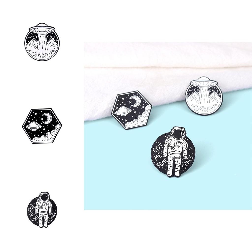 Creative Astronaut Geometric Brooch Made Of Alloy With Colorful Enamel For Distinctive Fashion